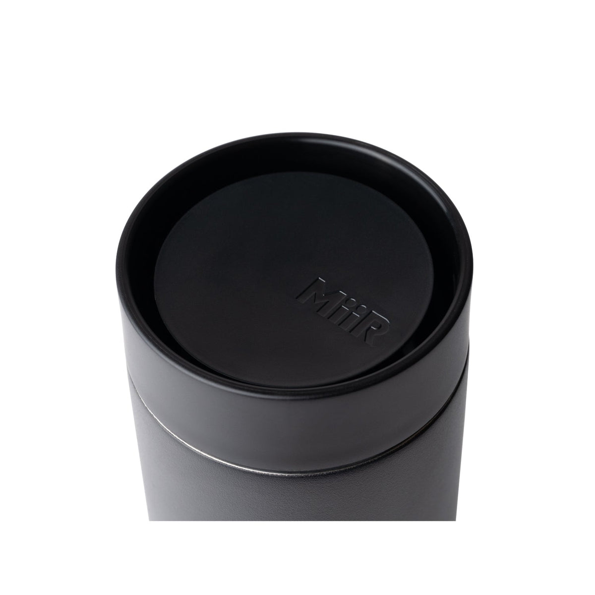 360-traveler-m6 360_Lid_Studio_0521_45deg_Down_1__TRV1SV16002.jpg