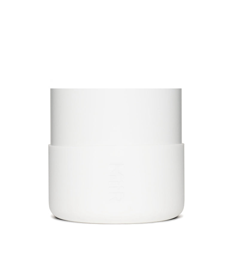 silicone-boot-r0 Silicone_Boot_32oz_42oz_White_Studio_0821_On_Bottle_7c7df284-5bee-4f24-a031-14b02db7328f__SLB1PN34001.jpg