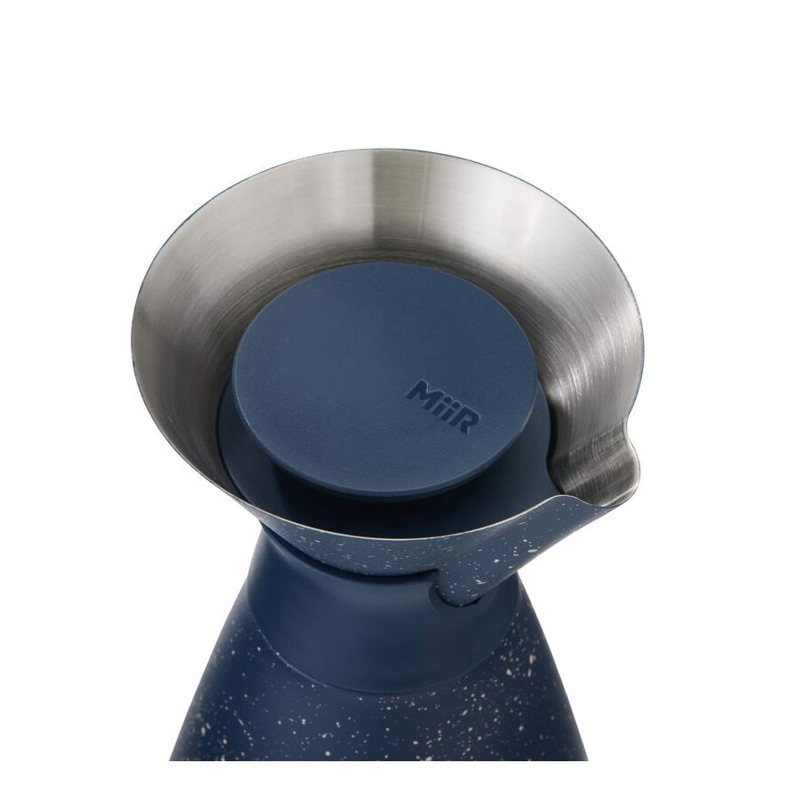 new-standard-carafe-m7 WebPDP-33oz_New_Standard_Carafe_Tidal_Blue_Speckle_Studio__CAR1SVOS225_45_Lid_Off.jpg