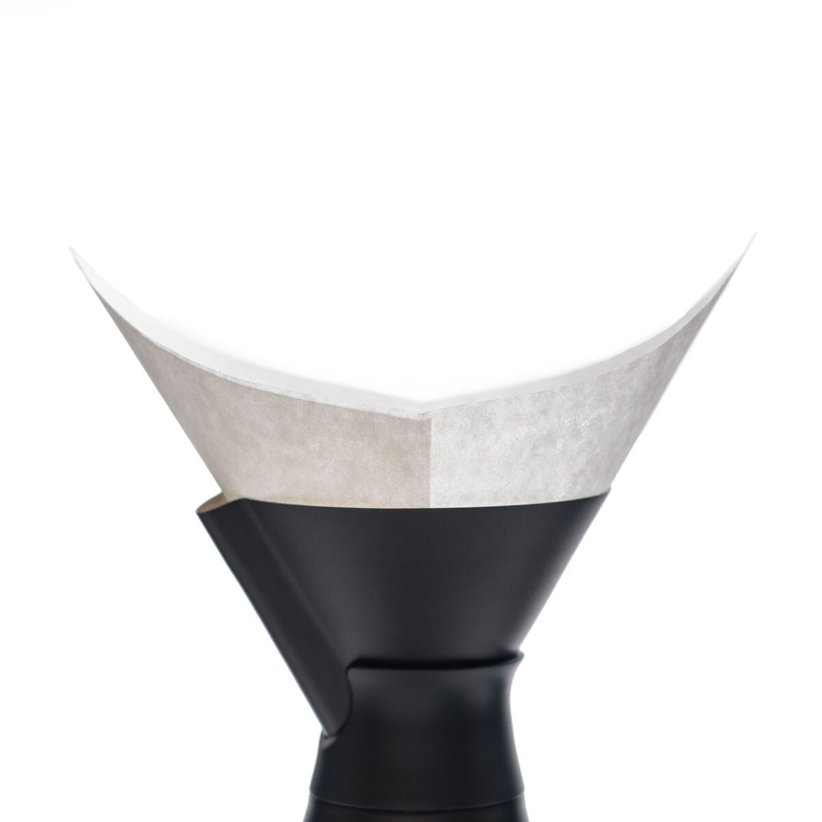 new-standard-carafe-coffee-filters-x1 WebPDP-NSCarafeCoffeeFilters_Studio_0223_InUse__CAF1PN00001.jpg