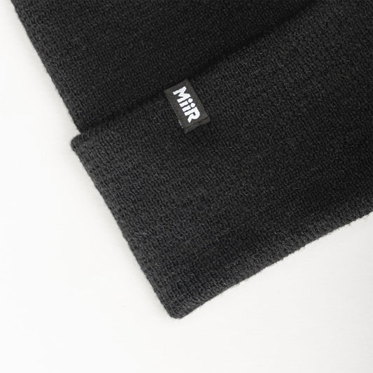 recycled-poly-fine-knit-beanie-y0 WebPDP-RecycledPolyFineKnitBeanie_Studio_TagDetail_Black__BNE005002OS.jpg